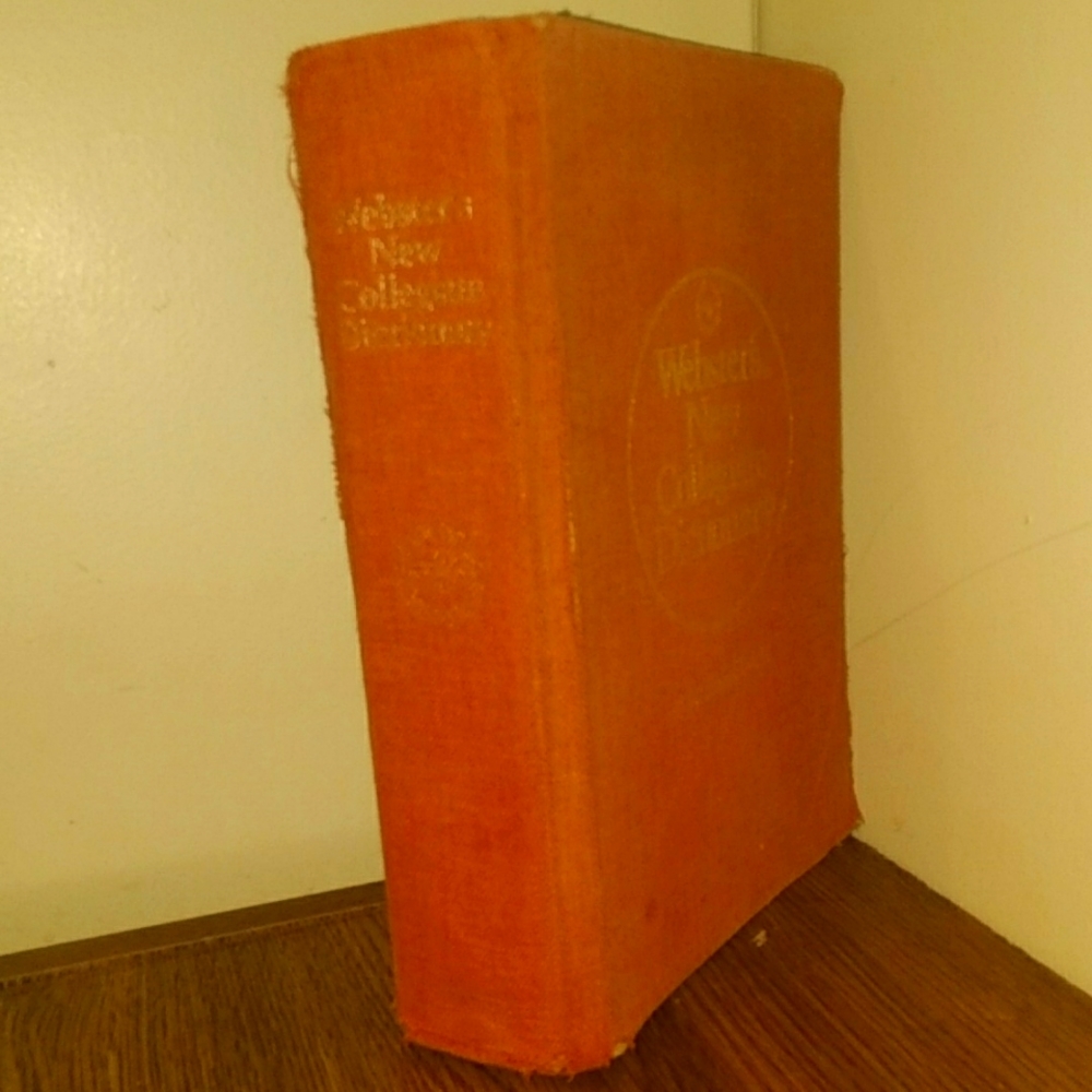 New Vintage Merriam Webster 1979 Collegiate  Hard Cover Dictionary